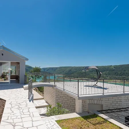 Graco Villa
